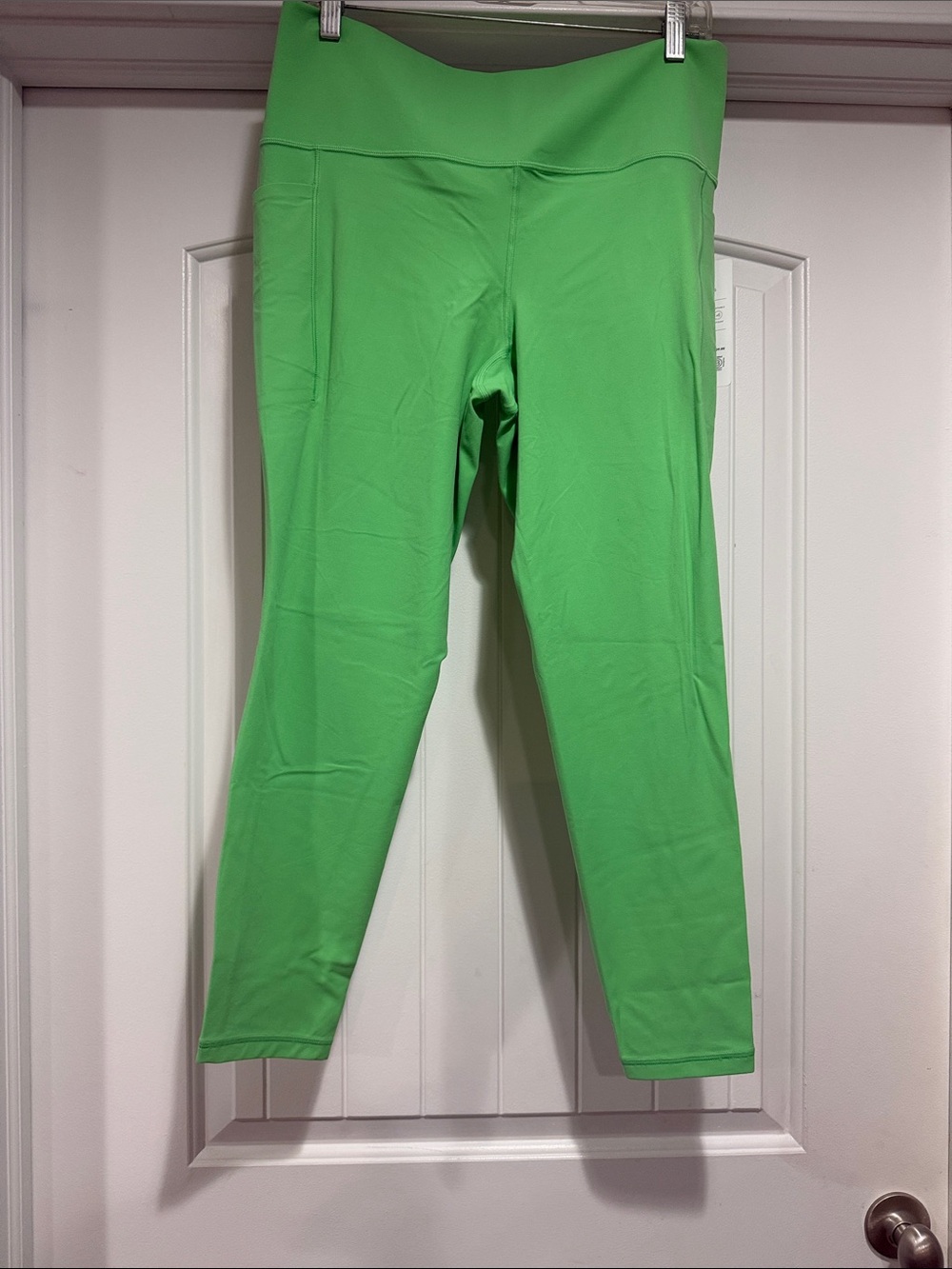 Athleta Salutation Stash Tight Size XL.